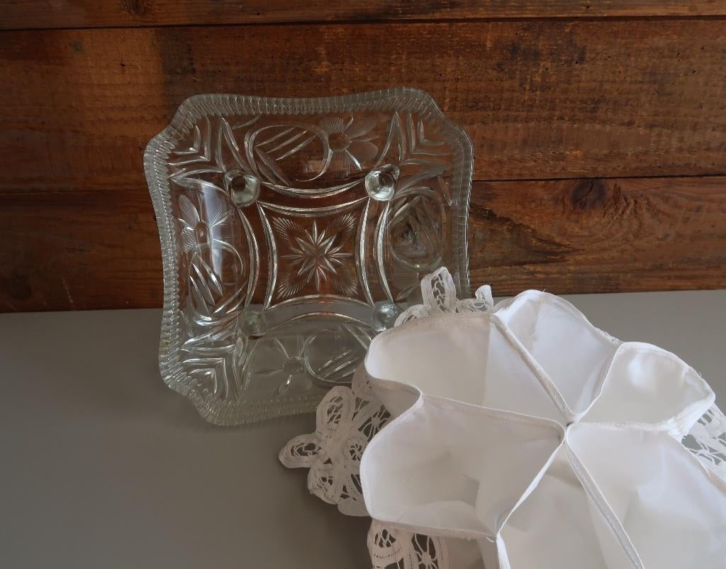 Antiek glazen schaal krulpootjes + brood ei inleg lintkant, Antiek en Kunst, Ophalen of Verzenden