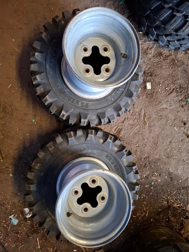 Quad banden met velgen, Ophalen of Verzenden