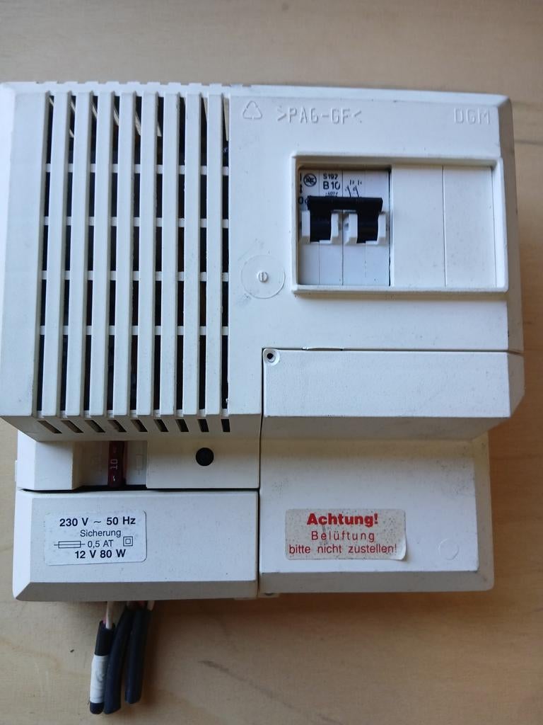 OMVORMER HOBBY CARAVAN ORIGINEEL  220/ 12 VOLT, Caravans en Kamperen, Gebruikt, Ophalen of Verzenden, ., Hobby