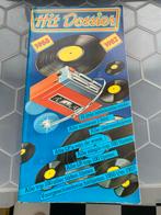 Hit Dossier 1958-1982: Alle nummer 1 hits en lijsten, Ophalen of Verzenden, Gelezen, Algemeen