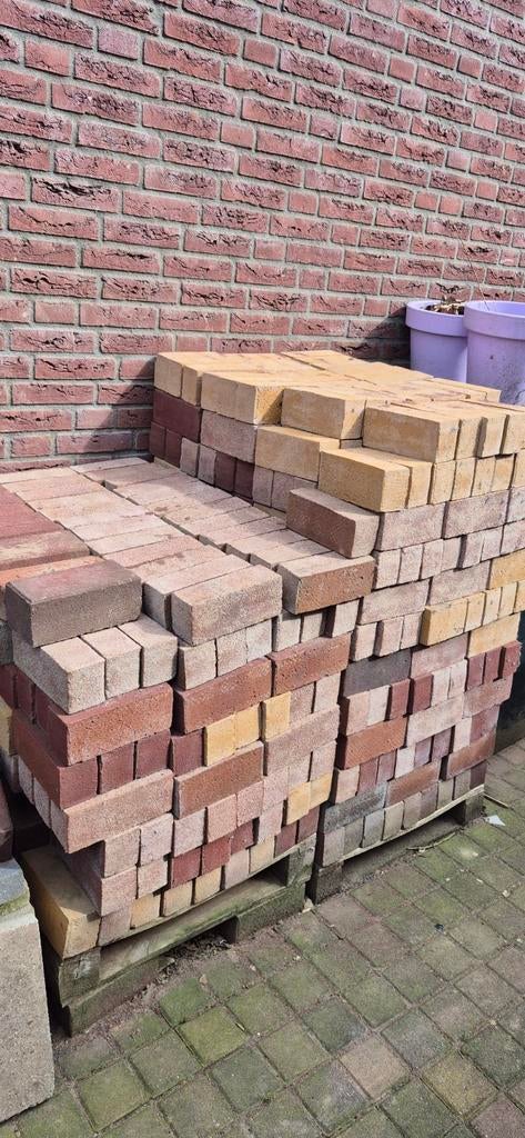 Stenen (voornamelijk)rood en geel., Ophalen, Bakstenen