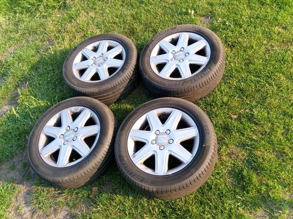 Set banden met velgen voor Seat - 205/55R16, Auto diversen, Wieldoppen, Ophalen, Gebruikt