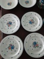 4 gebaksbordjes en 4 dessert schaaltjes.  Provincial Bouquet, Ophalen of Verzenden, Zo goed als nieuw, Overige stijlen, Bord(en)