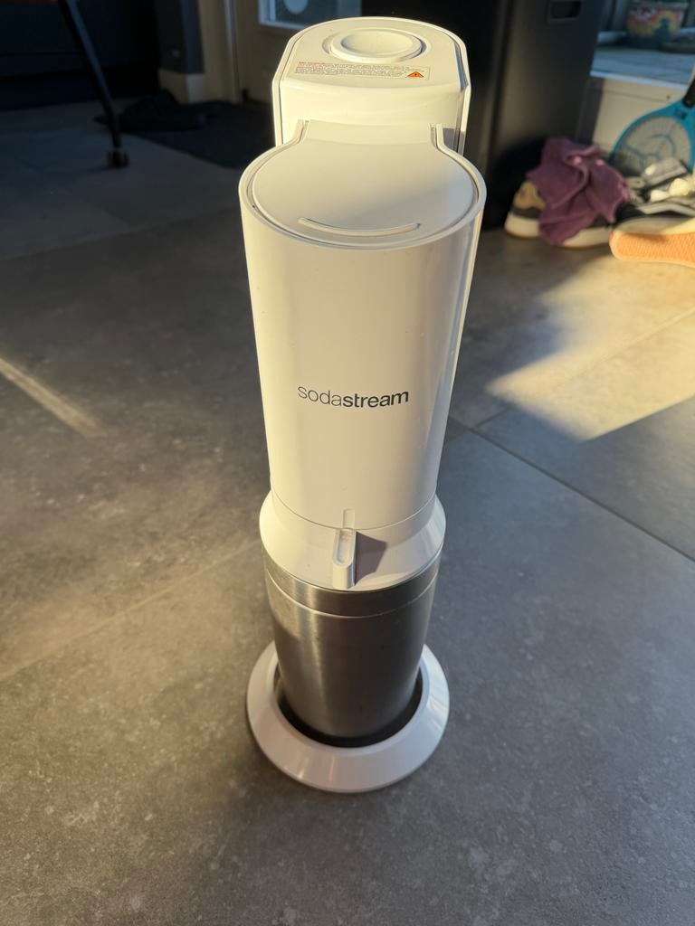 Sodastream bruiswatermaker - Wit/RVS, Witgoed en Apparatuur, Ophalen of Verzenden, Zo goed als nieuw