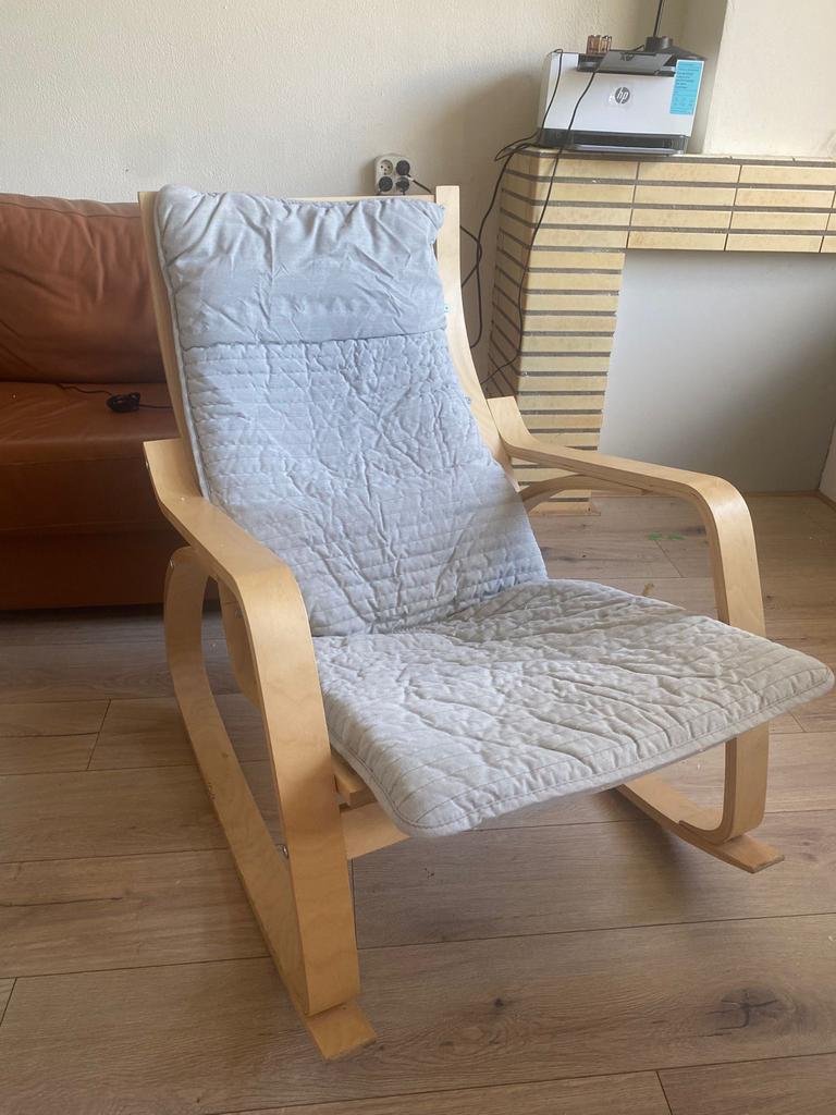 Ikea schommelstoel met lichtgrijze kussens, Ophalen, Overige kleuren, Zo goed als nieuw, Eén