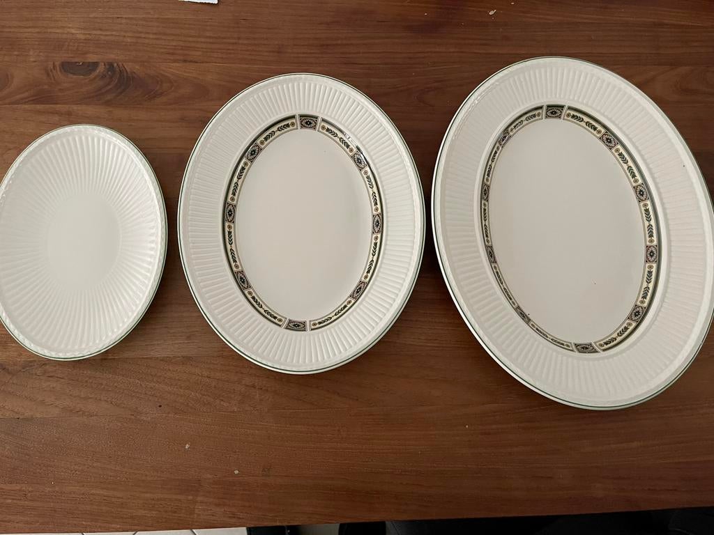 Wedgwood carlton zuurschaaltje & schaal 30cm 35cm, Ophalen of Verzenden, Wedgwood, Aardewerk, Schaal of Schalen