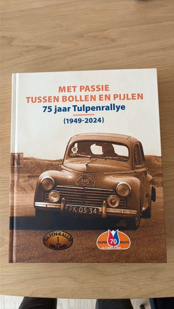 Tulpenrallye 75 jaar Met Passie Tussen Bollen en Pijlen, Ophalen of Verzenden, Nieuw, Overige merken