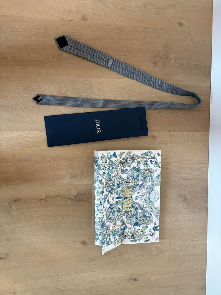 DIOR Stropdas - Grijs met subtiel patroon, Kleding | Heren, Stropdassen, Ophalen, Zo goed als nieuw, Grijs, Met patroon