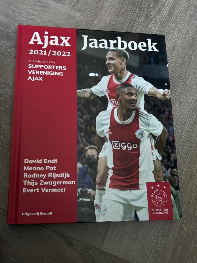Ajax jaarboek 2021/2022, Verzamelen, Ophalen of Verzenden, Ajax, Boek of Tijdschrift