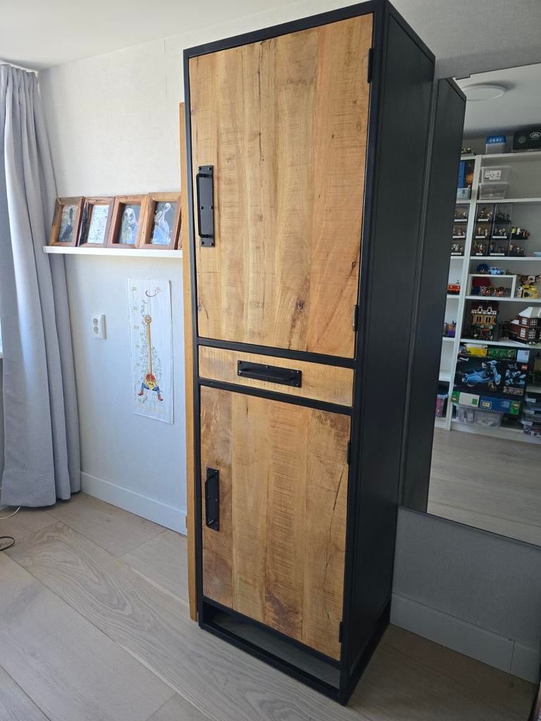 Industriële kast met mangohout en zwart metaal, Ophalen, Gebruikt