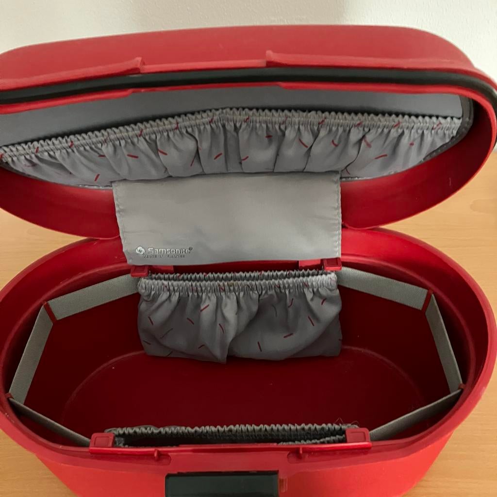 Samsonite Hardcase Beautycase Rood met Cijferslot, Gebruikt, Ophalen of Verzenden, Met slot, Hardcase