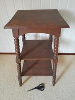 Antieke bijzettafel (of plantentafel), Huis en Inrichting, Tafels | Bijzettafels, Minder dan 55 cm, Gebruikt, Vierkant, 60 cm of meer