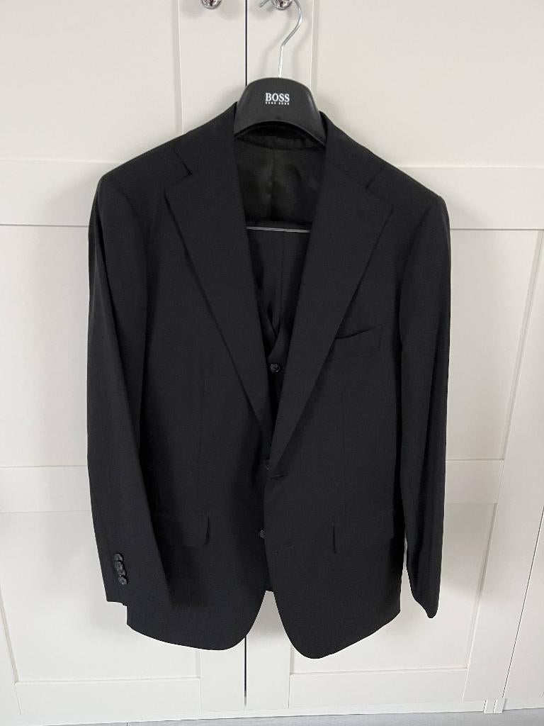 Suitsupply driedelig kostuum maat 46 – zwart pak met gilet, Zwart, Ophalen of Verzenden, Zo goed als nieuw, Maat 46 (S) of kleiner