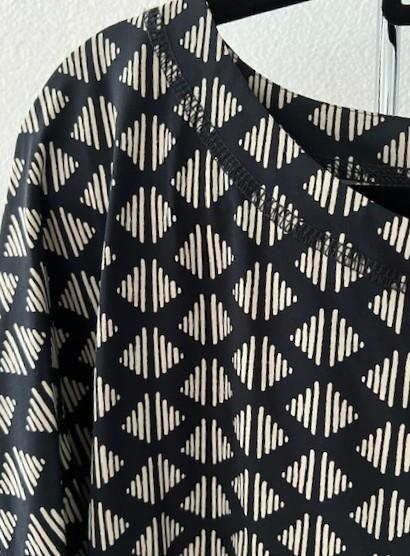 EXPRESSO jurk travelstof zwart beige 44, Kleding | Dames, Jurken, Zo goed als nieuw, Maat 42/44 (L), Zwart, Onder de knie, Verzenden