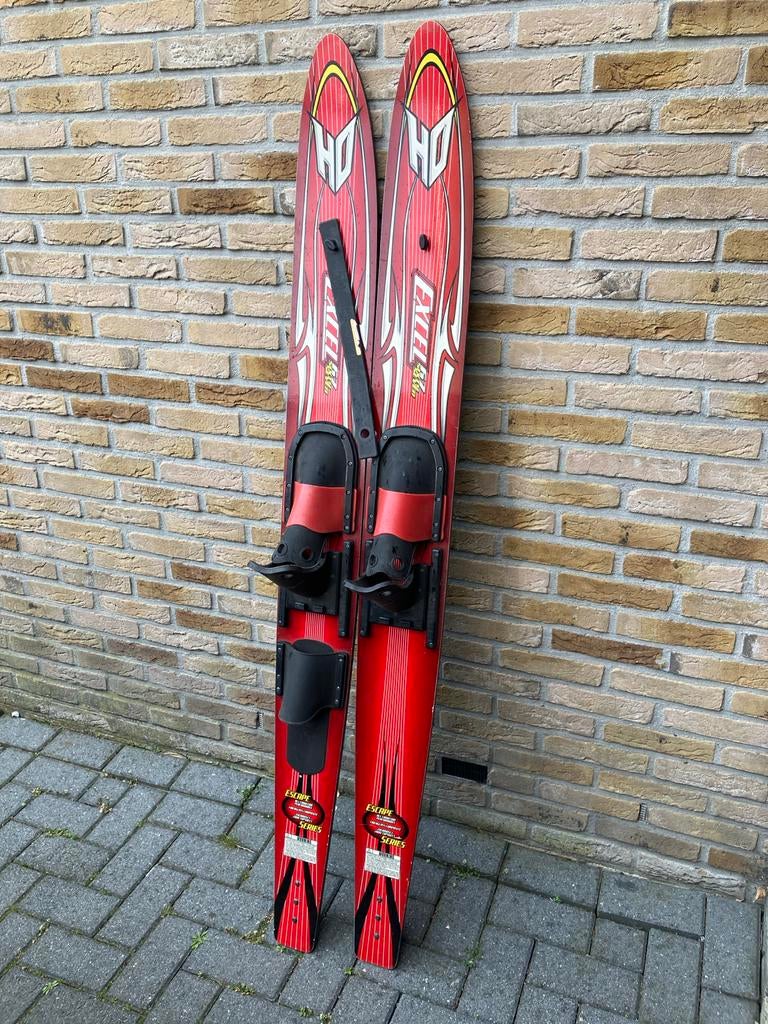 HO Excel 67 waterski's - Rood/Wit, Watersport en Boten, Waterski's, Gebruikt, Waterski's, 160 cm of meer, Ophalen