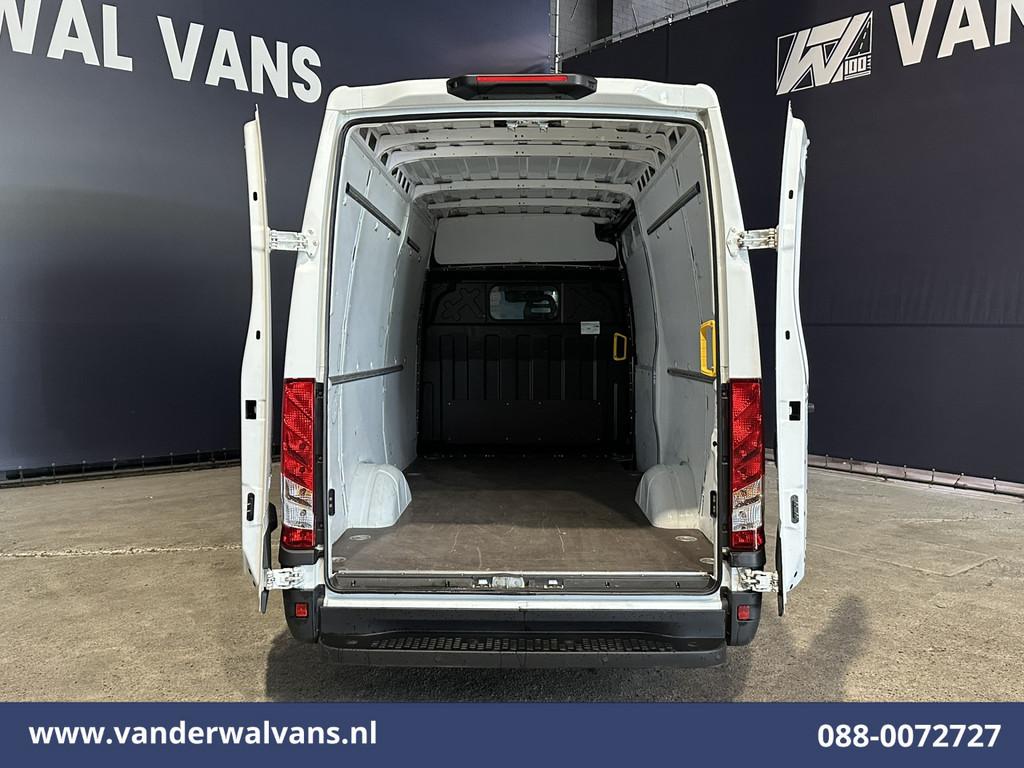 Iveco Daily 35S16 157pk L2H2 Euro6 Airco | Parkeersensoren B, Auto's, Gebruikt, Iveco, Wit, 3 stoelen