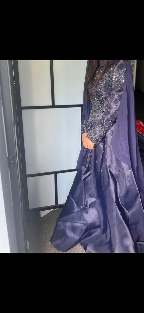 Donkerblauwe galajurk met versieringen, Kleding | Dames, Gelegenheidskleding, Gedragen, Galajurk, Maat 38/40 (M), Blauw, Ophalen of Verzenden