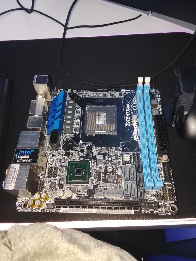 ASRock Z97E-ITX/ac Moederbord, Gebruikt, DDR3, Ophalen of Verzenden, Mini-ITX