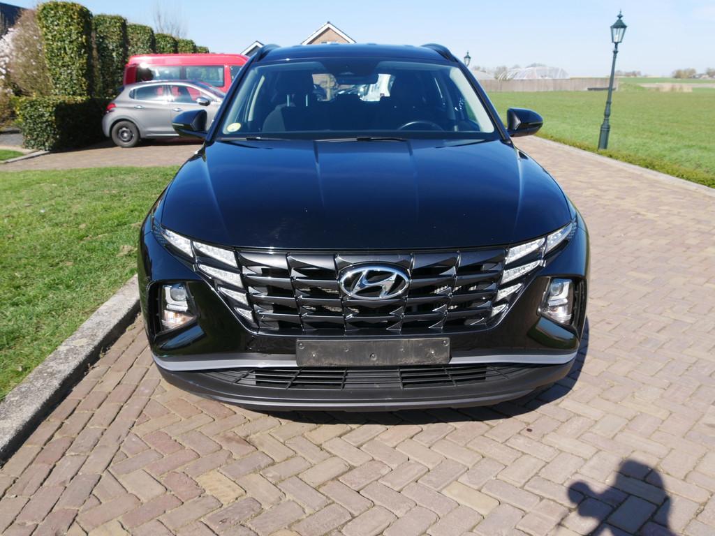 Hyundai Tucson 1.7 CRDi 48V MILD HYBRID AUT. CLIMA NAVI * 12, Gebruikt, Zwart, 4 cilinders, 1698 cc