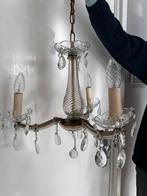 Oude kroonluchter klein, Huis en Inrichting, Lampen | Kroonluchters, Ophalen, Gebruikt, Glas, Gedraaide glazen stam met pegels, drie armen