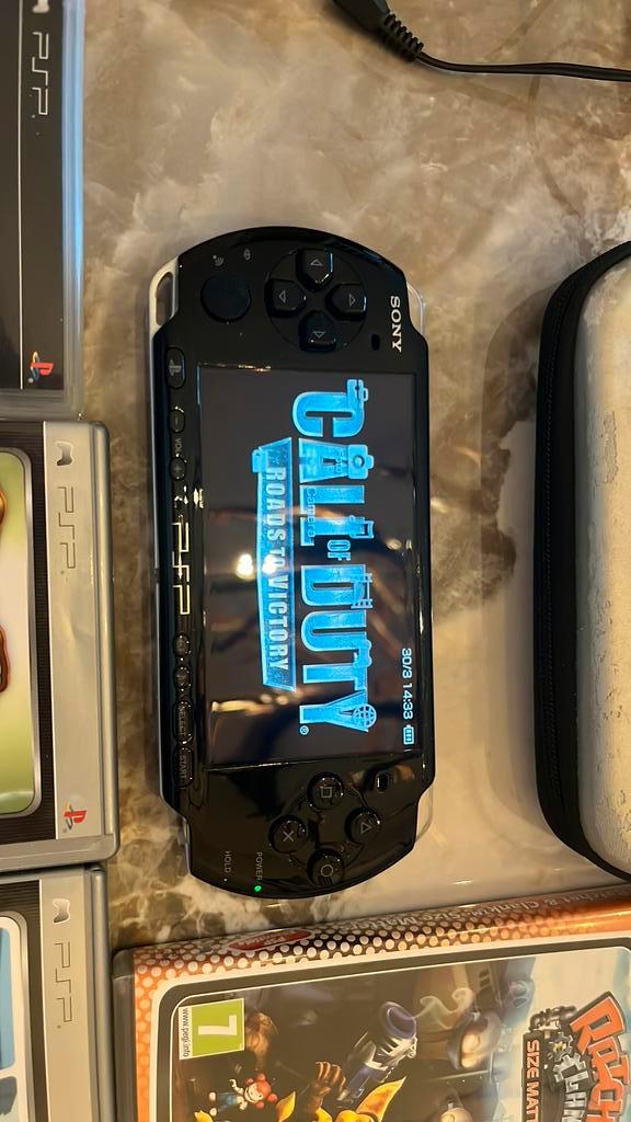 PSP-3004 PB slim en lite, Spelcomputers en Games, Spelcomputers | Sony PSP, Zwart, Ophalen