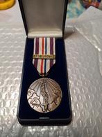 Medaille hvo/him met gesp navo operaties, Verzamelen, Militaria | Algemeen, Verzenden, Landmacht, Nederland, Lintje, Medaille of Wings