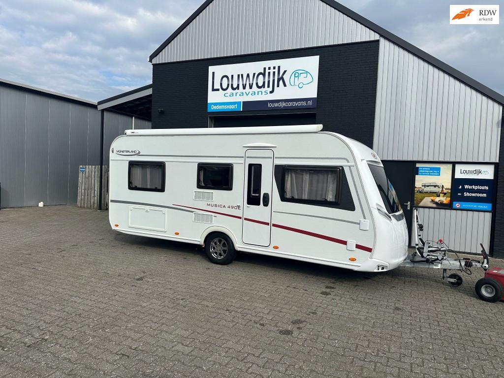 LMC Musica 490 E ’20 (Mover, Enkele Bedden, Rondzit), Rondzit, 7 tot 8 meter, Bedrijf, Kelvinstraat 23
7701BZ  Dedemsvaart, NL