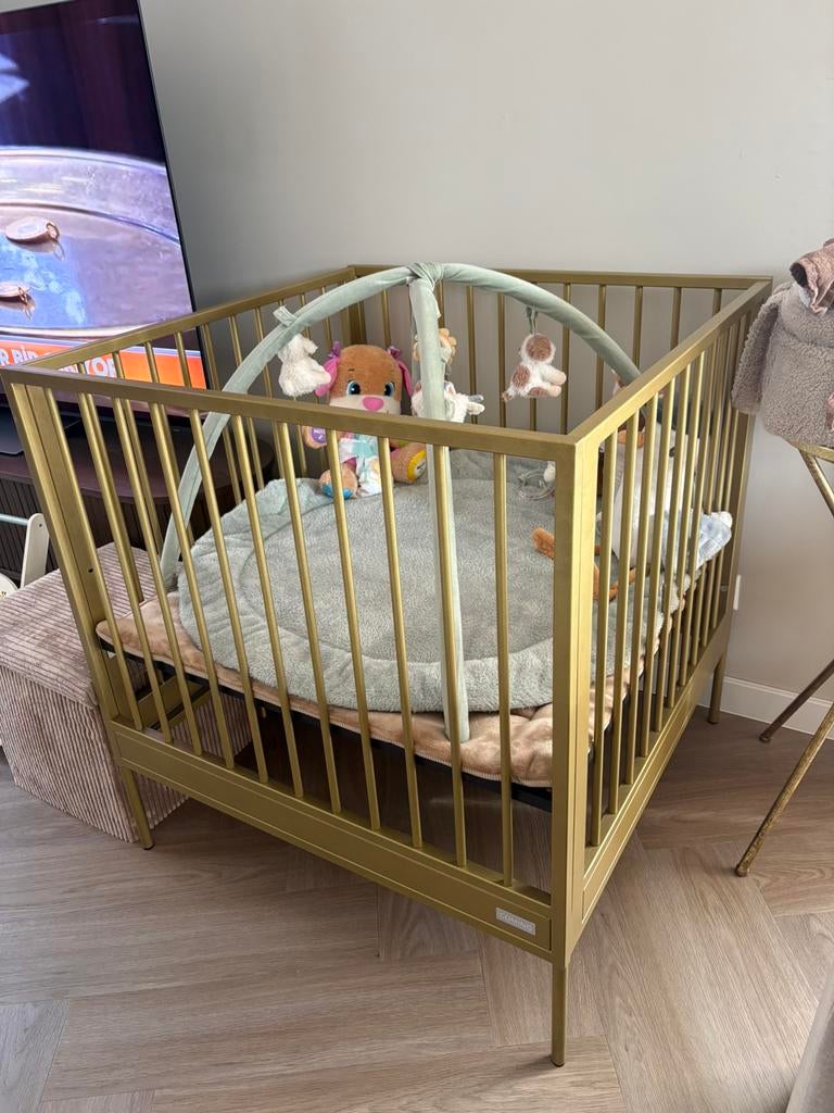 Box goud 80x80cm coming kids, Kinderen en Baby's, Boxen, Zo goed als nieuw, Vierkant, In hoogte verstelbaar, Ophalen