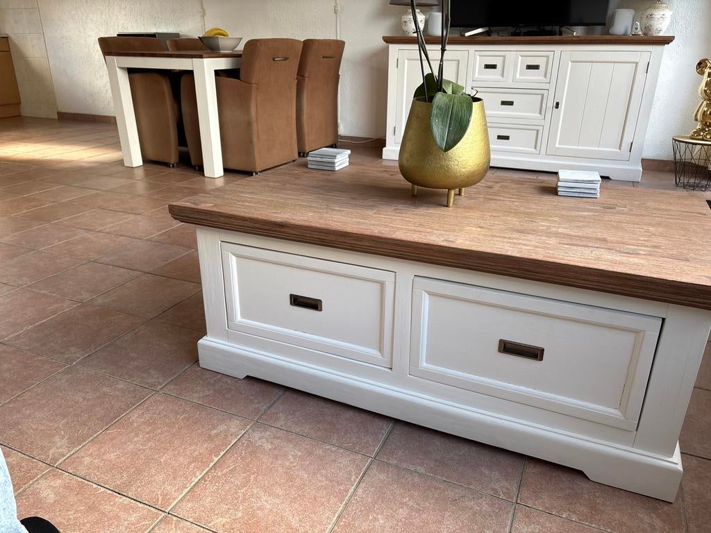Complete inrichting: Salontafel, dressoir en eettafelset, Ophalen