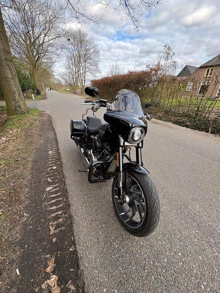 Harley- Sport Glide met donker windscherm Slipstreamer, Ophalen of Verzenden
