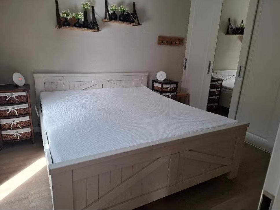 Houten bed Landelijk 180x200 incl. lattenbodem + matrassen, Ophalen, Gebruikt, Wit, Tweepersoons