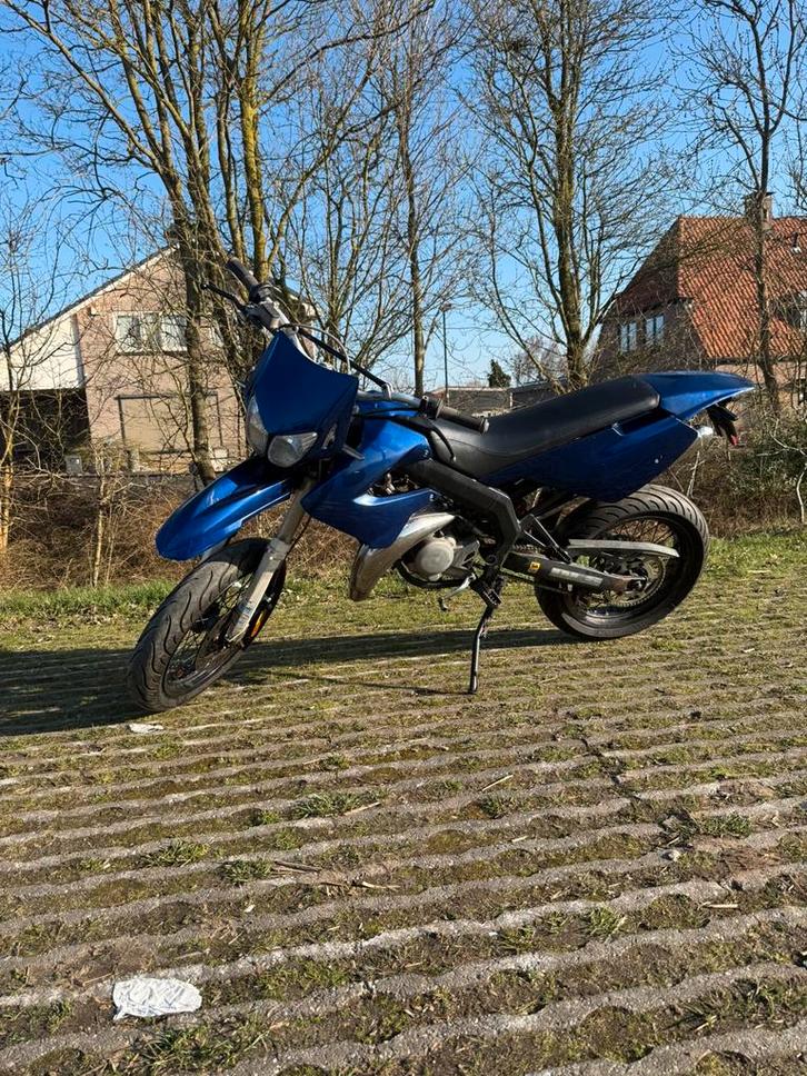 Derbi Senda SM 2008 – Gereviseerd blok – Zeer nette staat, Fietsen en Brommers, Brommers | Derbi, Gebruikt, Maximaal 45 km/u, Ophalen