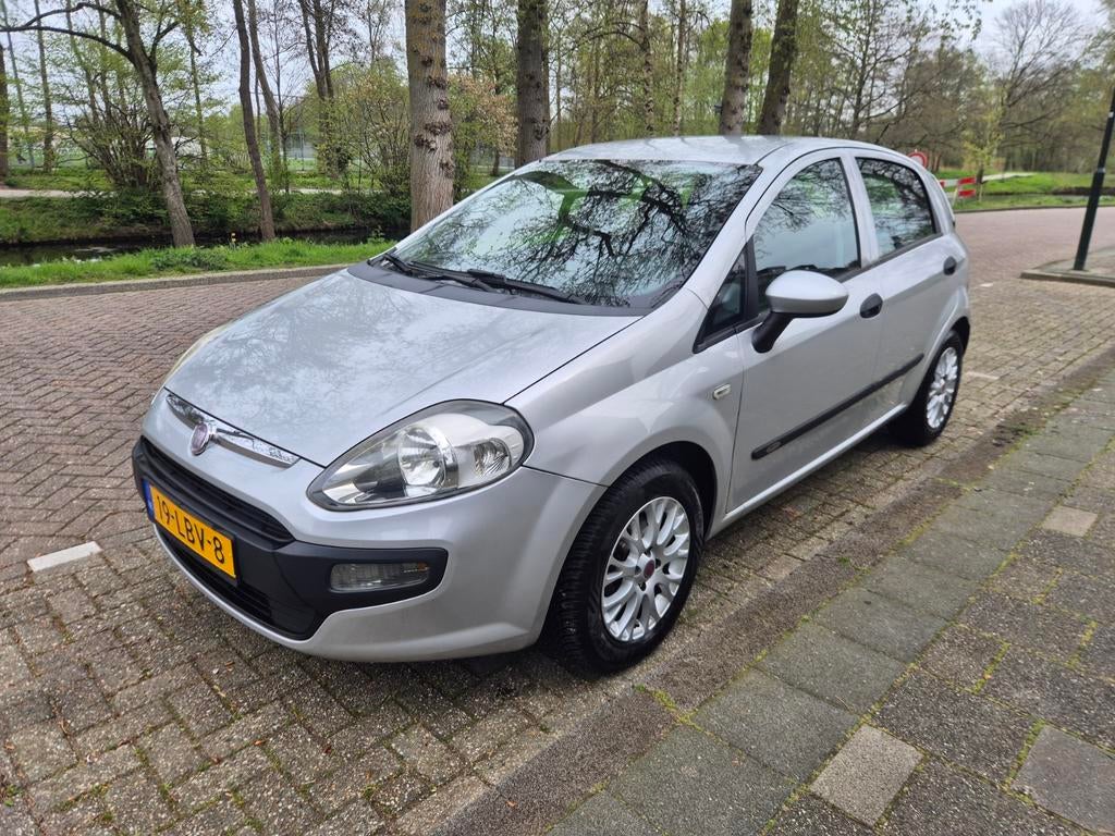 Fiat Punto 1.4 trekhaak, airco, cruise 5DR 2010, Voorwielaandrijving, Stof, 40 €/maand, Zwart