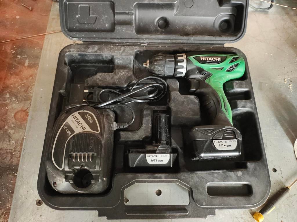Hitachi Boor- en Schroefmachine 12V met 2 accu's, Ophalen of Verzenden, Gebruikt, Minder dan 400 watt, Boor- en Schroefmachine