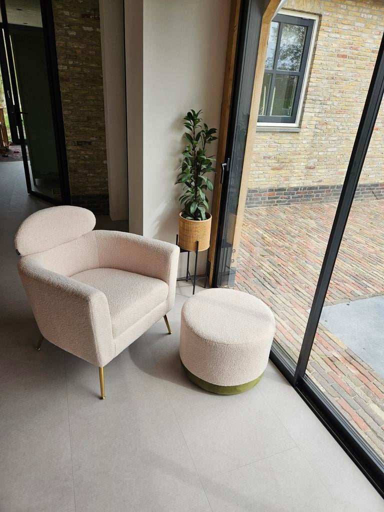 Nieuwe Bouclé Fauteuil met Poef - Crème/Groen, Ophalen, Minder dan 75 cm, Nieuw, Stof