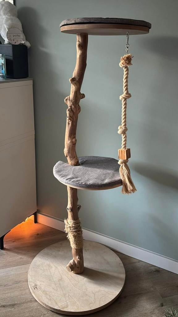 Designed by Lotte krabpaal, Dieren en Toebehoren, Krabmeubelen, Zo goed als nieuw, Krabpaal, Ophalen