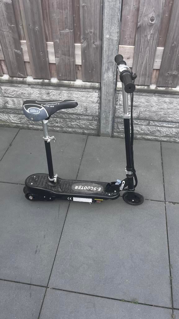 Kids e scooter, Fietsen en Brommers, Steps, Ophalen, Zo goed als nieuw, Elektrische step (E-scooter)