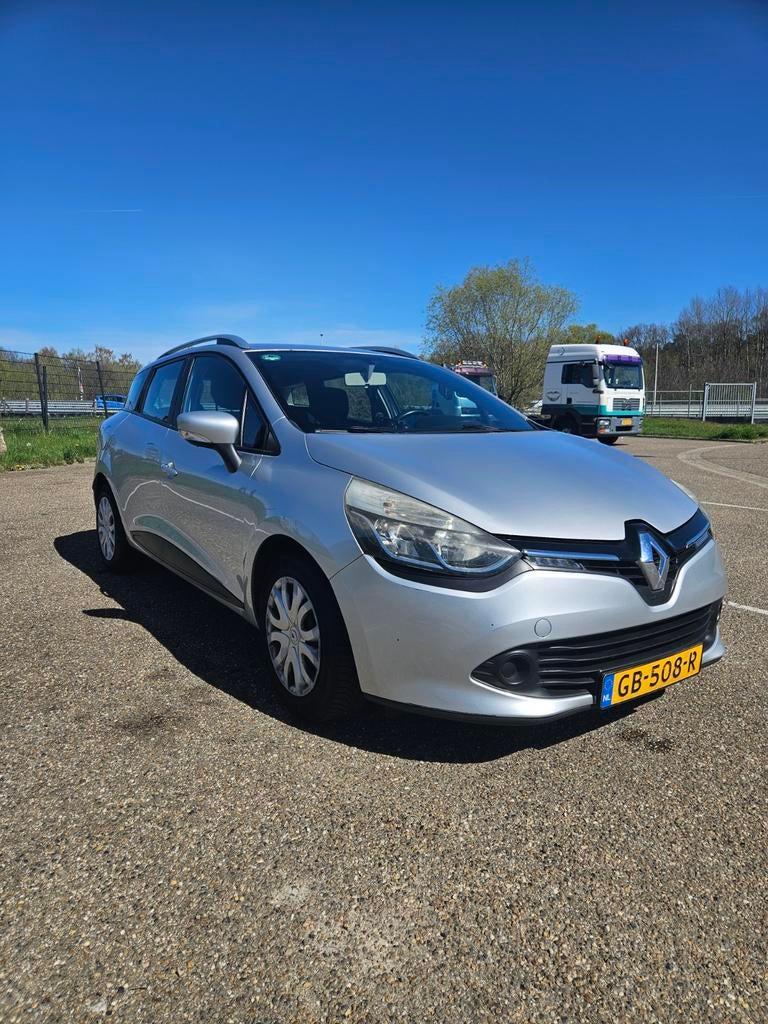 Renault Clio 0.9 TCE 90 Estate 2014 Grijs, Auto's, Renault, Voorwielaandrijving, Stof, Zwart, Handgeschakeld