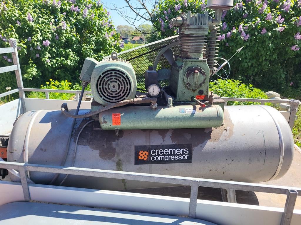Creemers Compressor - 194cm lang, 126cm hoog, Ophalen, Gebruikt, 400 tot 800 liter/min, 10 bar of meer