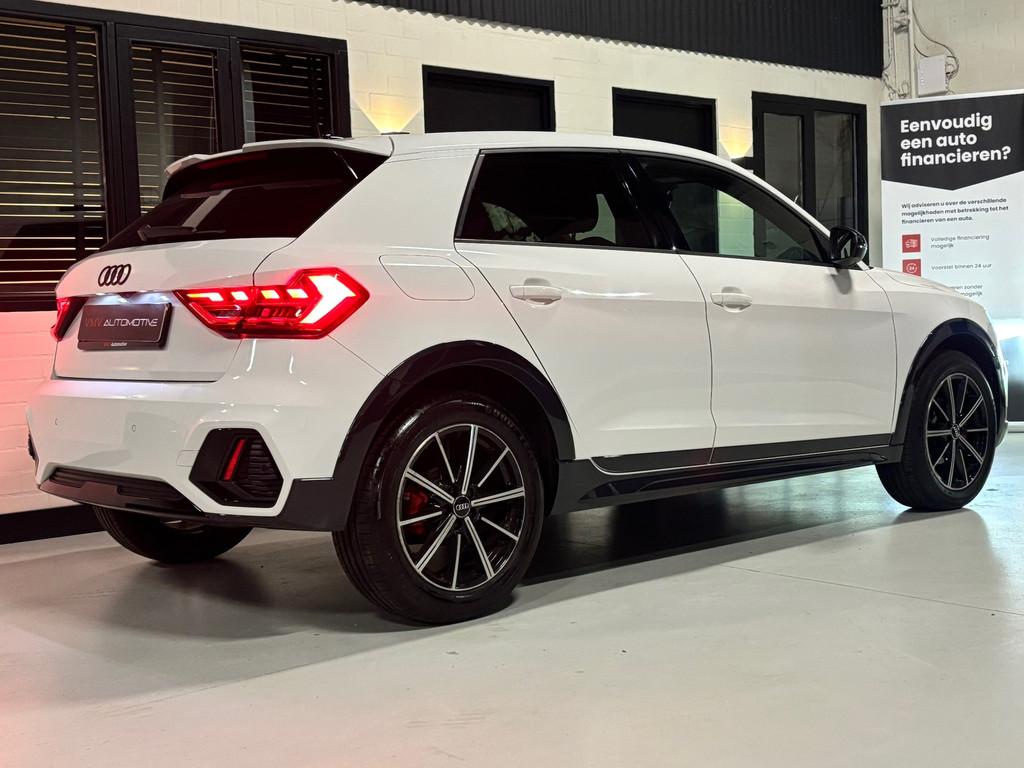 Audi A1 citycarver 30 TFSI S-Line |Sfeer|Leder|Xenon|Matrix|, Auto's, Audi, Zwart, Wit, Bedrijf, 3 cilinders
