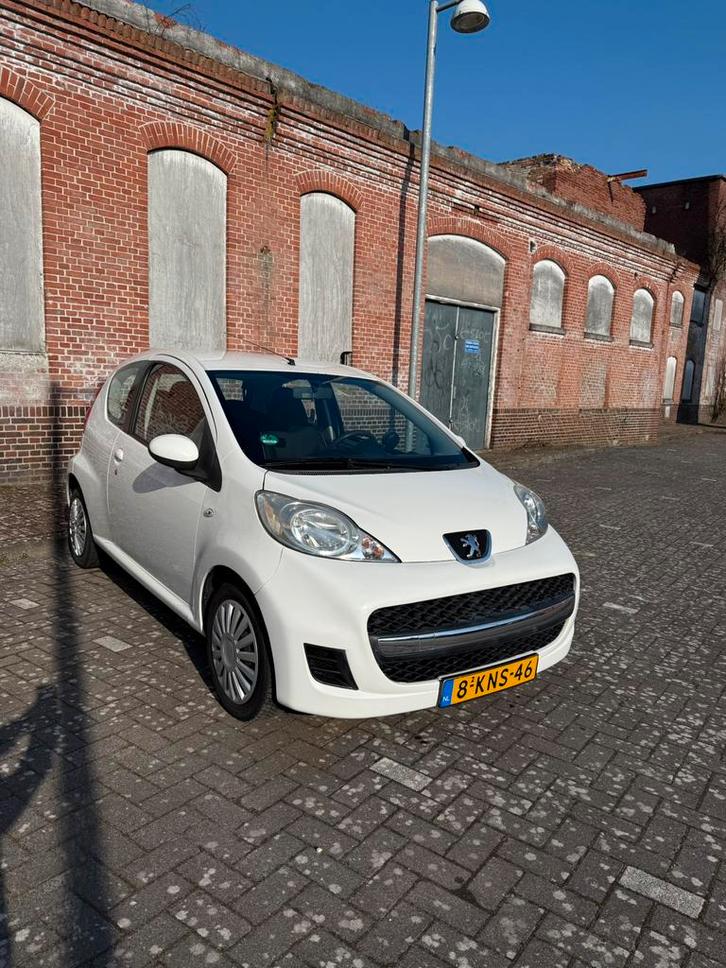 Peugeot 107, Auto's, Peugeot, Particulier, Benzine, A, Hatchback, Handgeschakeld, Geïmporteerd, Wit, Zwart, Stof, Voorwielaandrijving