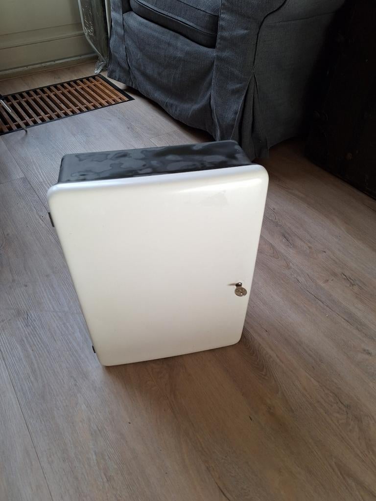 Vintage apothekers medicijn kastje met slotje, Ophalen of Verzenden