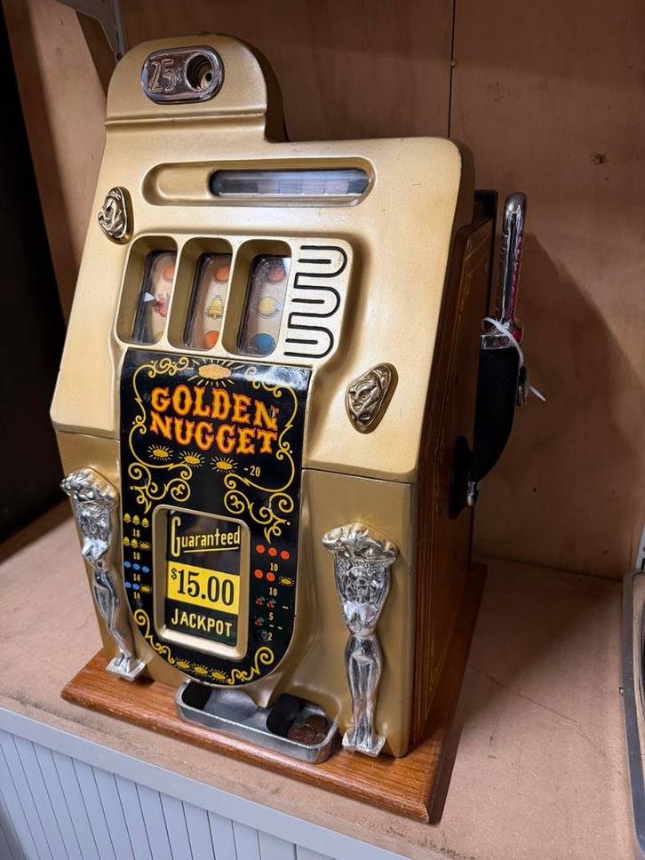 Mills Golden Nugget eenarmige bandiet, Verzamelen, Automaten | Gokkasten en Fruitautomaten, Zo goed als nieuw, Euro, Met sleutels