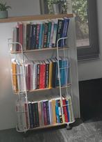 Boekenkast / Bakkersrek op wieltjes - Wegens emigratie, Ophalen, Met plank(en), Minder dan 50 cm, Gebruikt