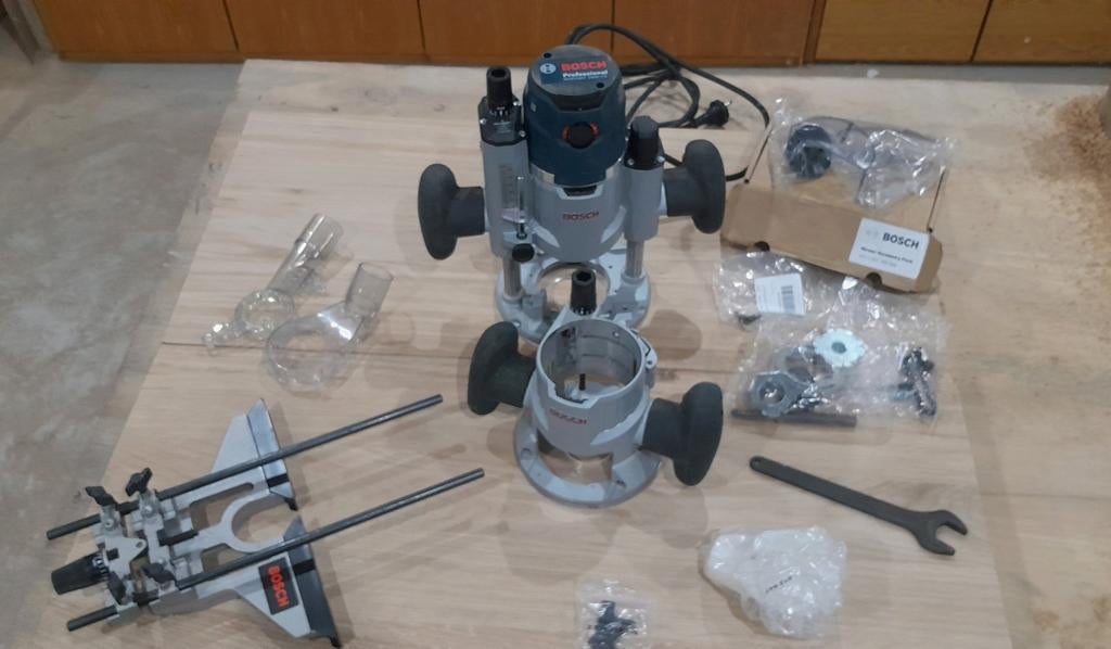 Bosch GOF 1600 CE Bovenfrees - Krachtig en Compleet, Ophalen, Gebruikt, Bovenfrees, Bosch