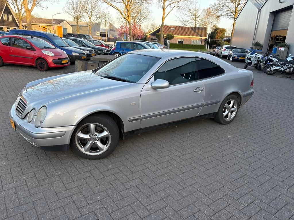 Mercedes-Benz Mercedes 1998 Grijs, Auto's, Mercedes-Benz, 745 kg, 4 stoelen, 3199 cc, 1395 kg