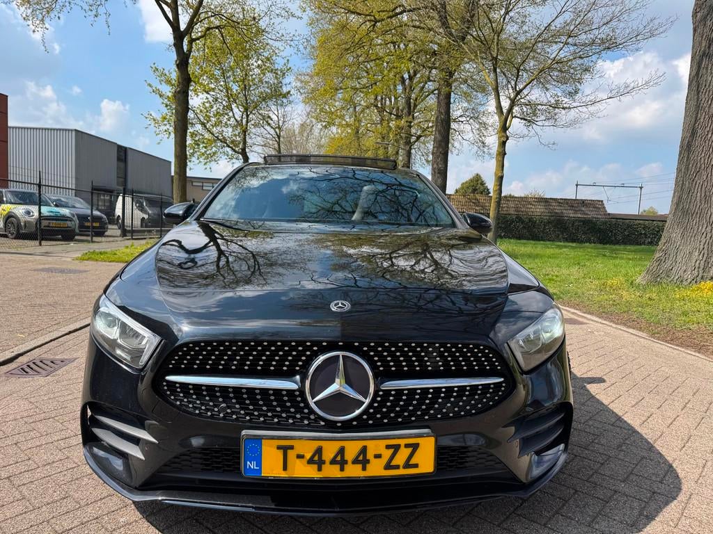Mercedes-Benz A-klasse 250 Premium Plus 2019 AMG Pano!, Auto's, 15 km/l, Gebruikt, Euro 6, 4 cilinders