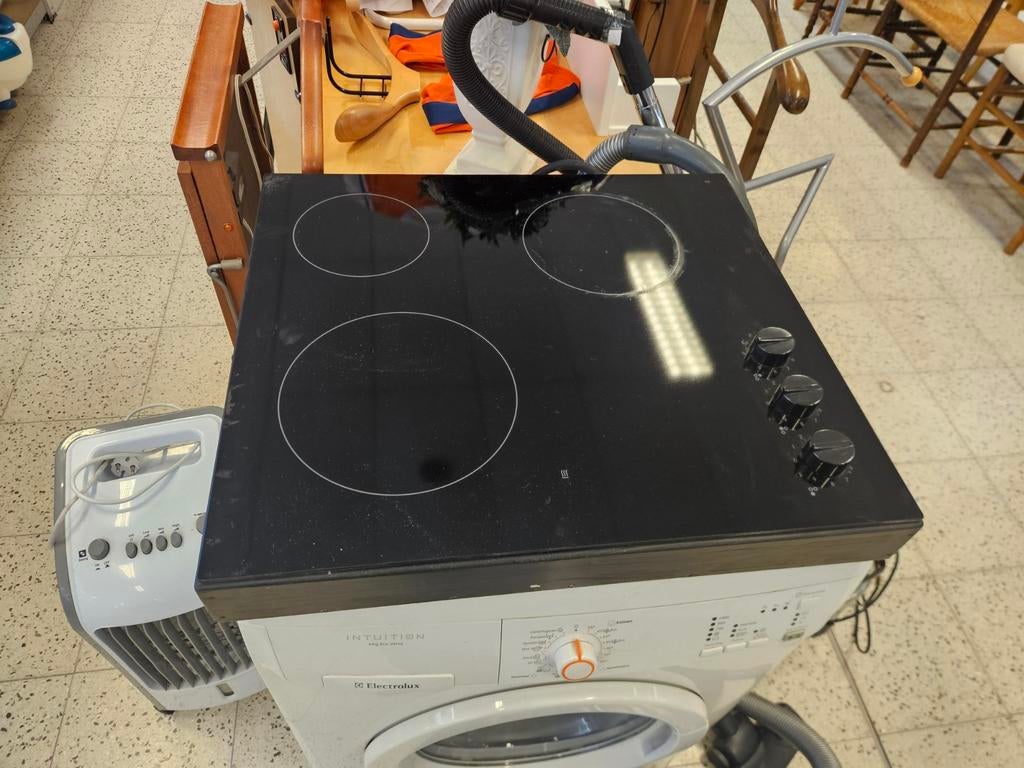 IKEA Lagan glaskeramische kookplaat, Keramisch, 3 kookzones of minder, Ophalen of Verzenden, Zo goed als nieuw