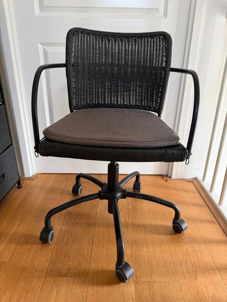 Zwarte verstelbare rotan bureaustoel Ikea op wieltjes, Ophalen, Gebruikt, Zwart, Bureaustoel