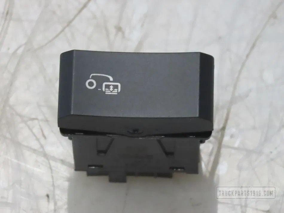 DAF 2141432 Schakelaar scherm dakluik DAF, Auto-onderdelen, Ophalen, Gebruikt, DAF, Dashboard en Schakelaars